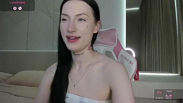 JenniferQueen11 online show from 06-06-26, 06:12
