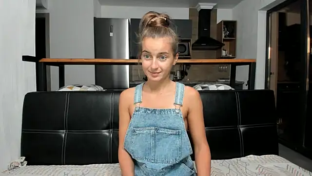 ElizSweet online show from 11-04-25, 04:39