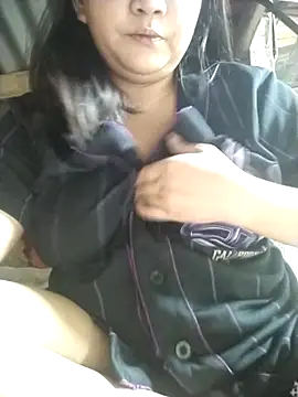 milkytitsmom4u online show from 03-16-26, 04:44