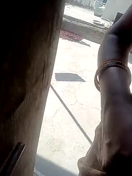 Snapshot of Lattika-Bhabhi chatting on 03-22-25, 08:08 Lattika-Bhabhi online show from 03-22-25, 08:08