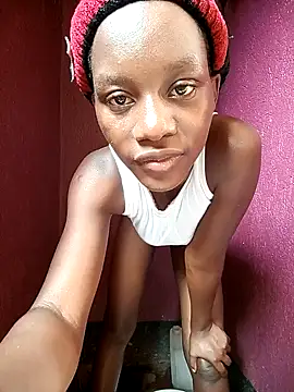 Petite li online show from 11-18-25, 07:35