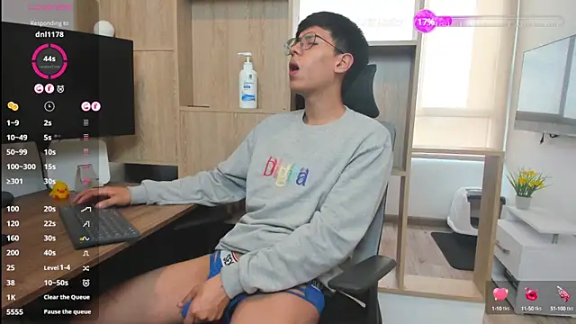 Snapshot of Jacob-Evans_ chatting on 01-11-25, 08:10 Jacob-Evans  online show from 01-11-25, 08:10