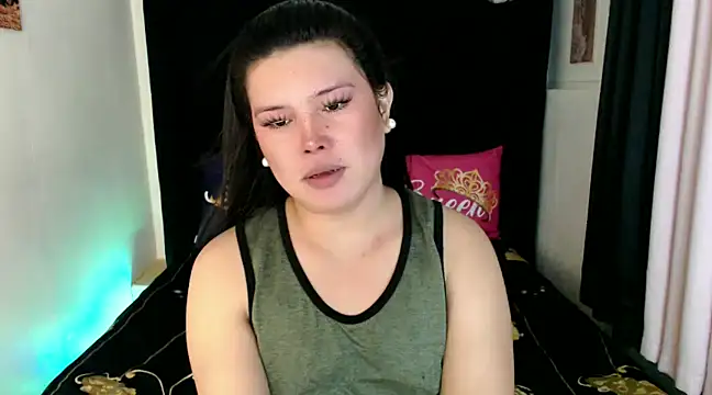 Snapshot of Angelic_Fuckerxxx chatting on 02-08-25, 04:57 Angelic Fuckerxxx online show from 02-08-25, 04:57