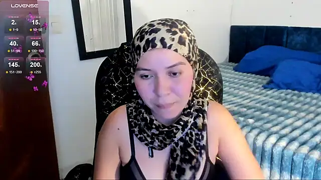 Snapshot of MatchedEyebrow chatting on 06-04-26, 10:05 MatchedEyebrow online show from 06-04-26, 10:05