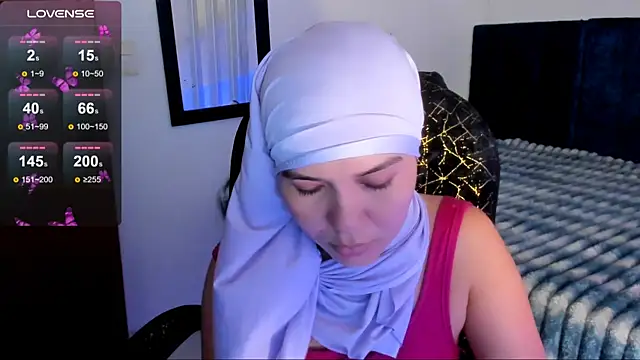 Snapshot of MatchedEyebrow chatting on 06-11-26, 08:51 MatchedEyebrow online show from 06-11-26, 08:51