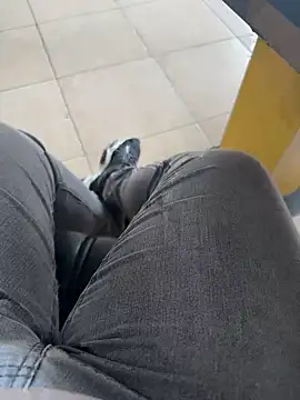 Snapshot of S2kicibey06 chatting on 01-15-25, 11:10 S2kicibey06 online show from 01-15-25, 11:10