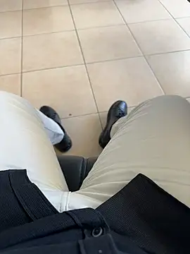 Snapshot of S2kicibey06 chatting on 03-22-25, 08:29 S2kicibey06 online show from 03-22-25, 08:29