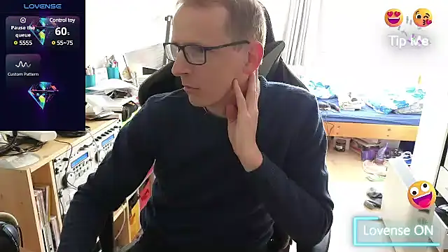 Snapshot of sexmenlion chatting on 03-09-25, 03:16 sexmenlion online show from 03-09-25, 03:16