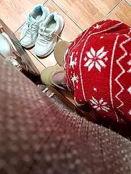 Snapshot of feet_toes chatting on 02-18-25, 06:04 feet toes online show from 02-18-25, 06:04