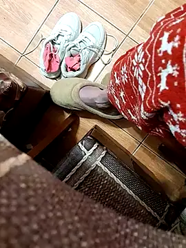 Snapshot of feet_toes chatting on 02-19-25, 05:27 feet toes online show from 02-19-25, 05:27