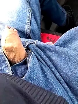 Snapshot of feet_toes chatting on 03-11-25, 01:23 feet toes online show from 03-11-25, 01:23