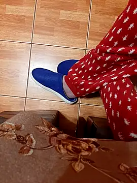 feet toes online show from 12-22-25, 05:48