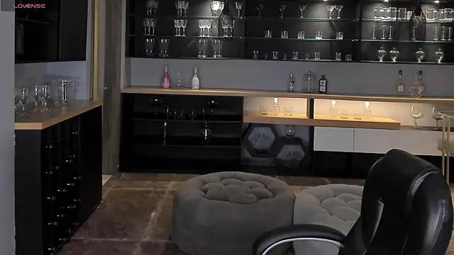 MadelineFox online show from 04-09-26, 09:47