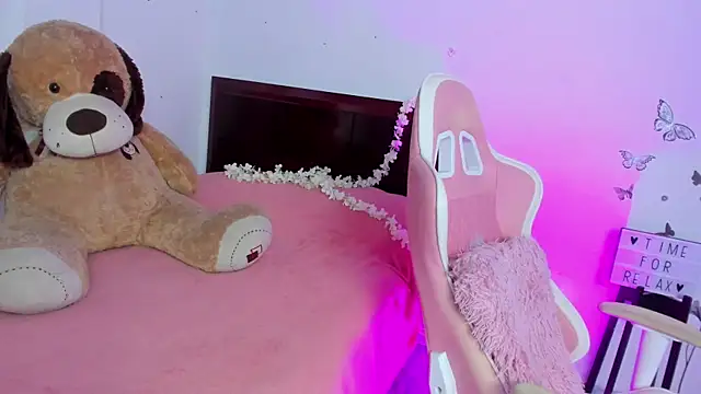 Blue Petite online show from 02-24-25, 06:47