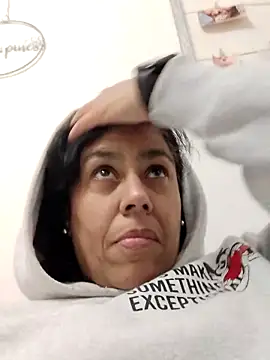 Molly newman6 online show from 11-25-25, 05:57