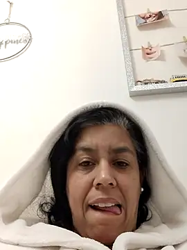 Molly newman6 online show from 11-27-25, 06:10