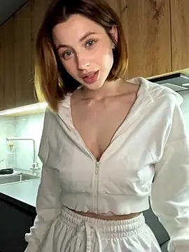 Camilla Railian online show from 09-16-25, 01:50