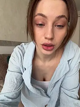 Camilla Railian online show from 04-19-26, 09:30