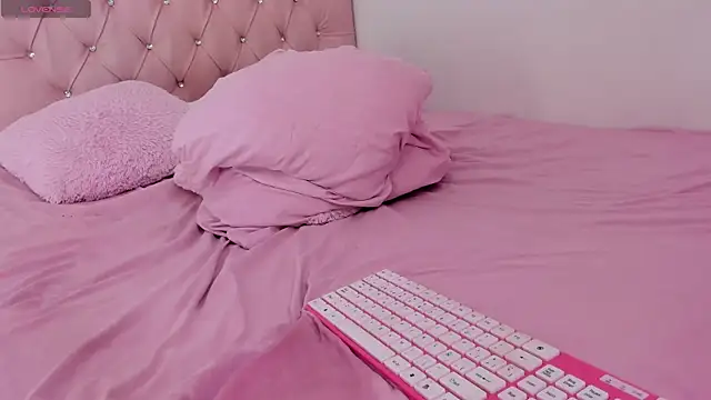 Snapshot of sofiaa_snoww chatting on 03-02-25, 09:43 sofiaa snoww online show from 03-02-25, 09:43