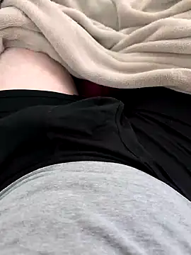 Snapshot of MrandMrsHaze chatting on 01-14-25, 05:12 MrandMrsHaze online show from 01-14-25, 05:12