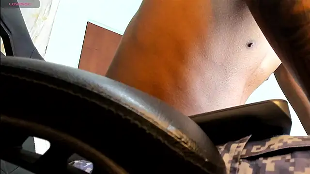 Snapshot of YeremiBrowm chatting on 12-04-24, 10:51 YeremiBrowm online show from 12-04-24, 10:51