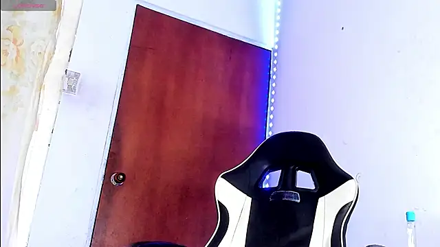 Snapshot of YeremiBrowm chatting on 12-23-24, 11:49 YeremiBrowm online show from 12-23-24, 11:49