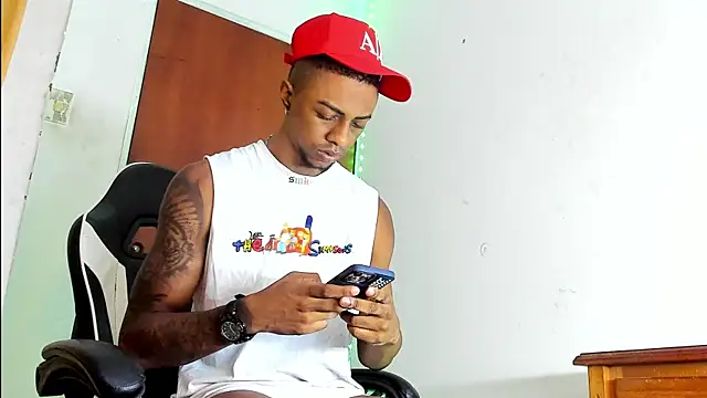 Snapshot of YeremiBrowm chatting on 01-10-25, 09:42 YeremiBrowm online show from 01-10-25, 09:42