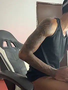 Snapshot of YeremiBrowm chatting on 02-28-25, 11:12 YeremiBrowm online show from 02-28-25, 11:12