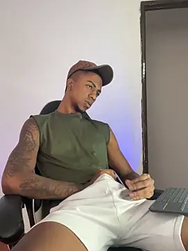 Snapshot of YeremiBrowm chatting on 03-14-25, 09:00 YeremiBrowm online show from 03-14-25, 09:00