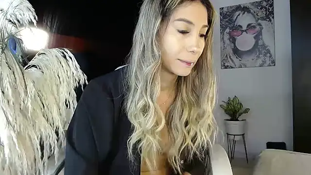 saraplayboy96 online show from 10-30-25, 11:33