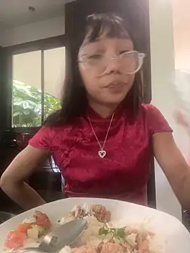 Snapshot of Karmakuro chatting on 10-29-25, 08:21 Karmakuro online show from 10-29-25, 08:21