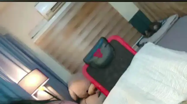 Snapshot of bella_maxwel chatting on 01-19-25, 05:15 bella maxwel online show from 01-19-25, 05:15