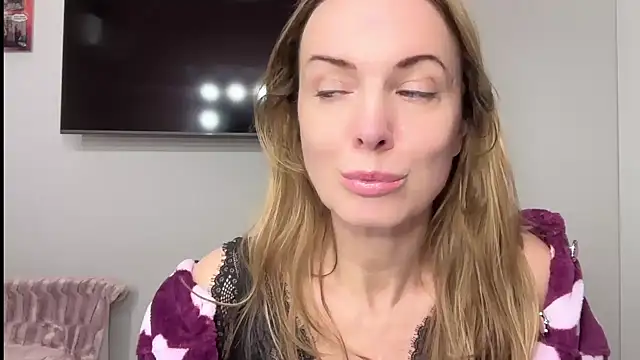 RachellAmazing online show from 02-05-25, 09:40