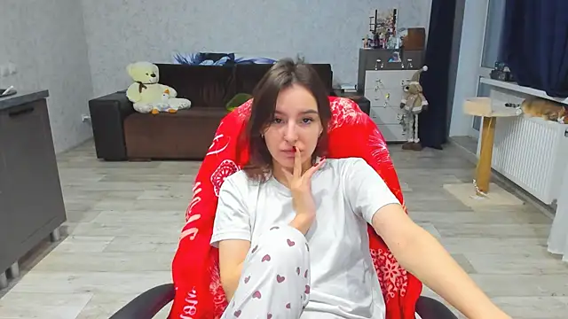 Snapshot of c_arina_x chatting on 12-16-24, 05:22 c arina x online show from 12-16-24, 05:22