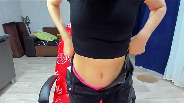 Snapshot of c_arina_x chatting on 01-24-25, 11:23 c arina x online show from 01-24-25, 11:23