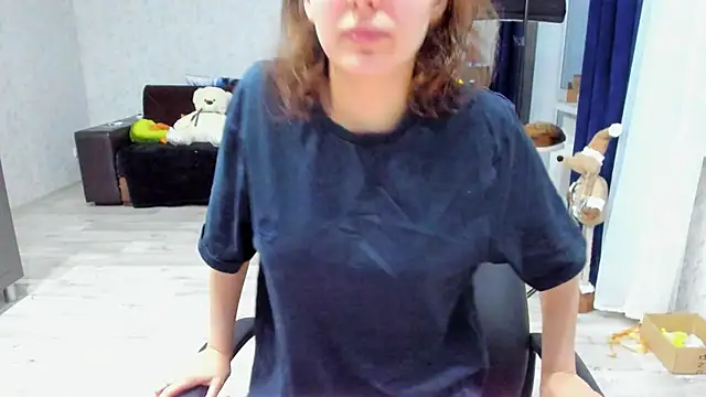 Snapshot of c_arina_x chatting on 03-02-25, 02:43 c arina x online show from 03-02-25, 02:43