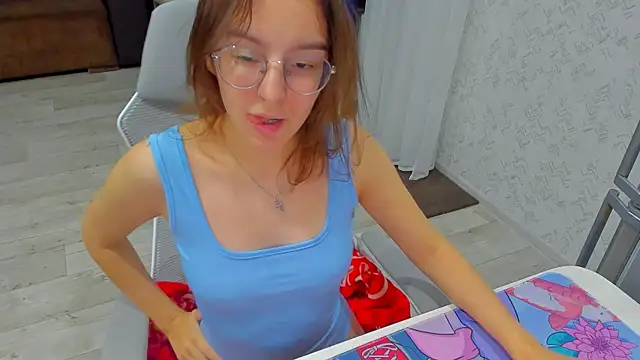 Snapshot of c_arina_x chatting on 09-28-25, 08:14 c arina x online show from 09-28-25, 08:14