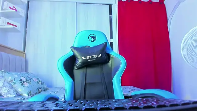 Lunastar02 online show from 12-04-25, 09:12