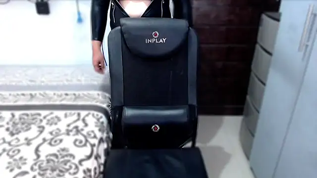 Snapshot of xSUCKTHYWOMANx chatting on 09-10-25, 05:57 xSUCKTHYWOMANx online show from 09-10-25, 05:57