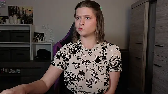 TinniAngel online show from 09-10-25, 05:24