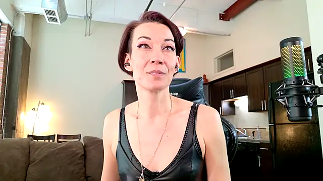 EveEnigma online show from 03-06-25, 09:31