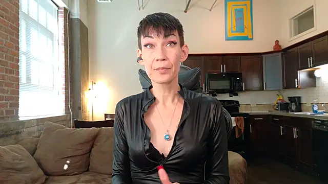 EveEnigma online show from 09-26-25, 03:38