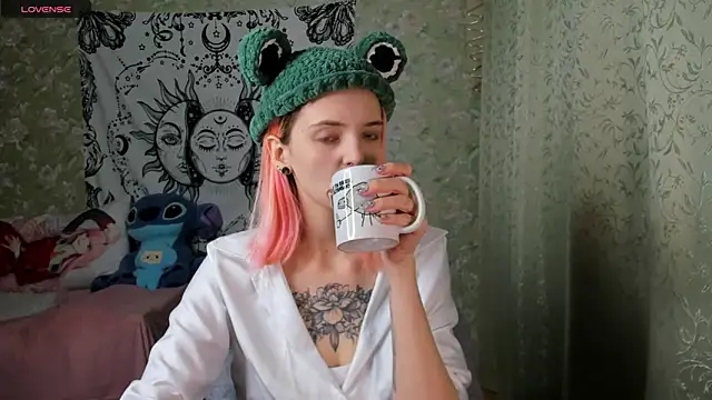 Cutie Adelia online show from 01-07-25, 01:03