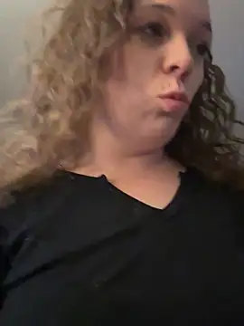 Snapshot of AuroraSummers chatting on 02-20-25, 12:41 AuroraSummers online show from 02-20-25, 12:41