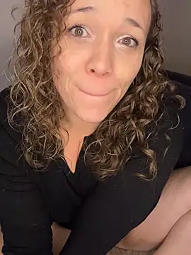 Snapshot of AuroraSummers chatting on 03-06-25, 04:19 AuroraSummers online show from 03-06-25, 04:19