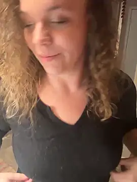 Snapshot of AuroraSummers chatting on 03-15-25, 03:40 AuroraSummers online show from 03-15-25, 03:40