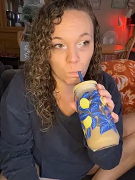 Snapshot of AuroraSummers chatting on 10-14-25, 02:51 AuroraSummers online show from 10-14-25, 02:51