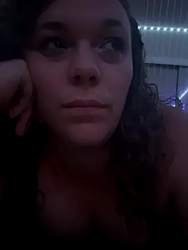 Snapshot of AuroraSummers chatting on 10-21-25, 04:13 AuroraSummers online show from 10-21-25, 04:13