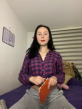 bellaa-w online show from 12-22-24, 12:17