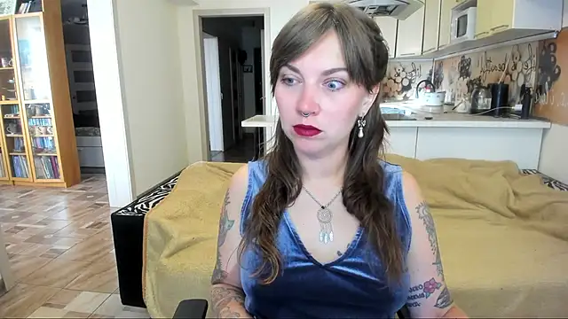 StacyTigerr online show from 09-30-25, 05:23